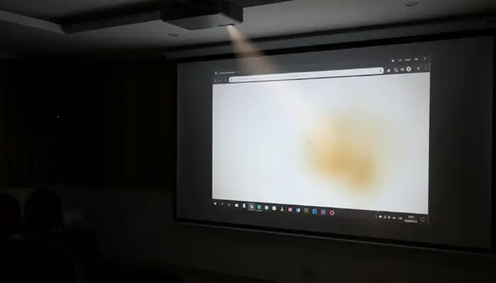 زرد شدن تصویر ویدئو پروژکتور